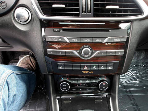 2018 Infiniti QX30 Essential