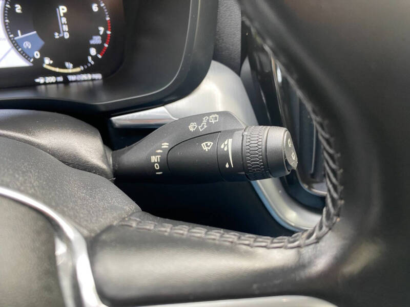 2018 Volvo XC60 T5 Momentum