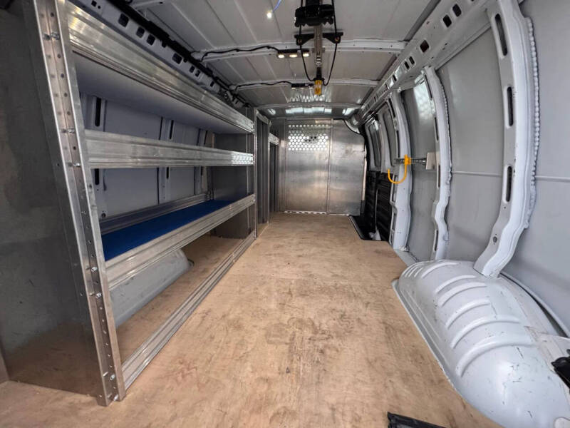 2025 Chevrolet Express 2500