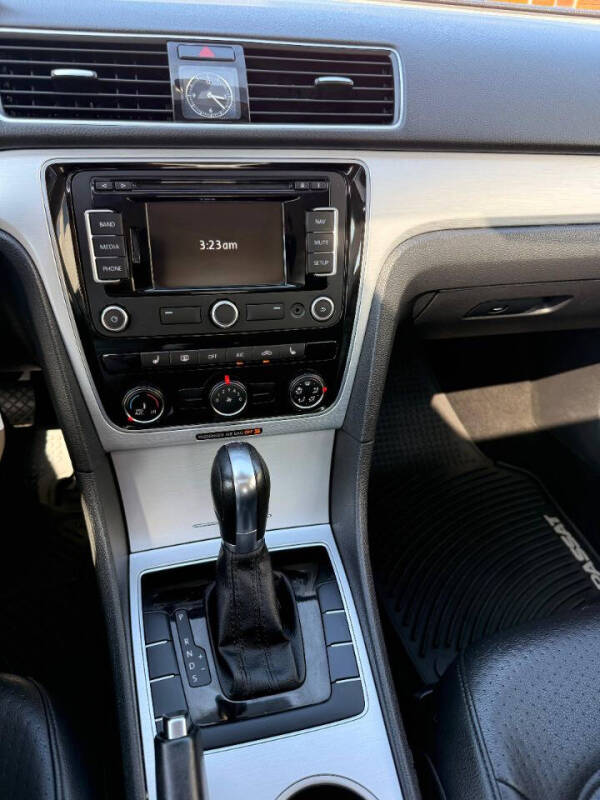 2013 Volkswagen Passat SE PZEV