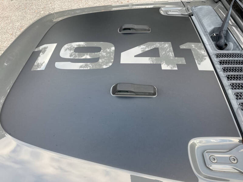 2021 Jeep Gladiator Willys Sport