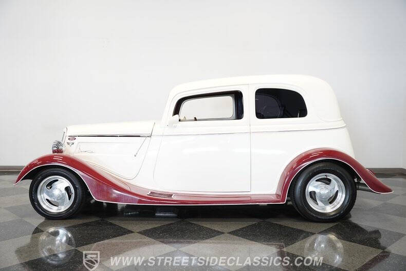 1933 Ford Victoria