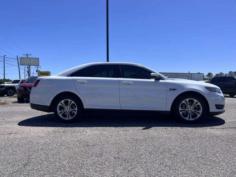 2018 Ford Taurus SEL