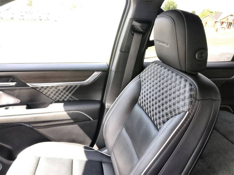 2024 GMC Acadia Denali