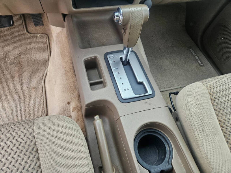 2005 Nissan Frontier LE