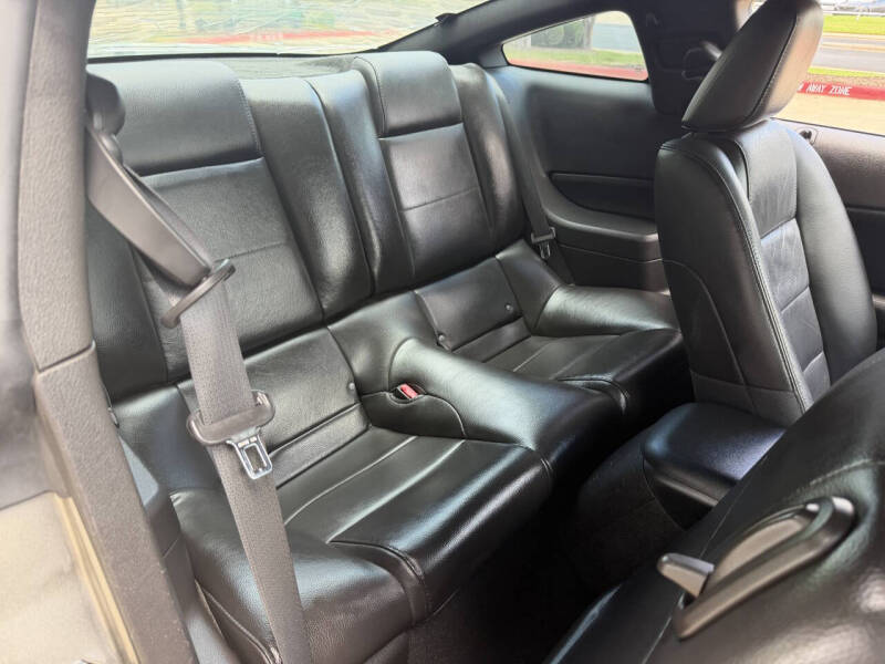 2008 Ford Mustang V6 Deluxe