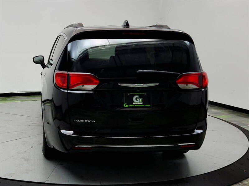 2017 Chrysler Pacifica Touring-L