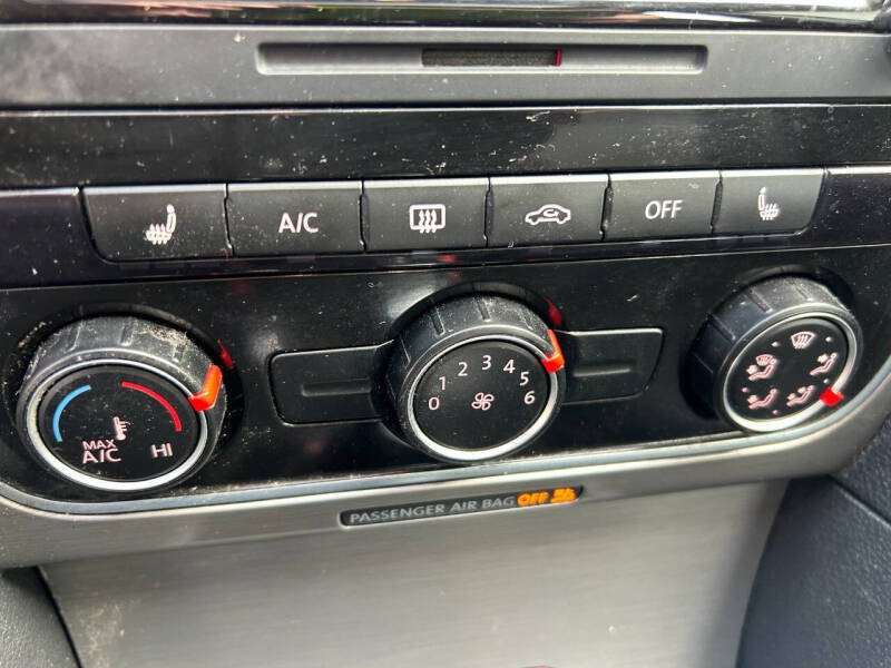 2014 Volkswagen Passat 1.8T SE PZEV