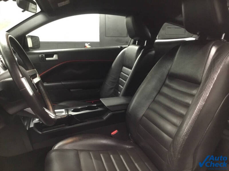 2005 Ford Mustang GT Deluxe