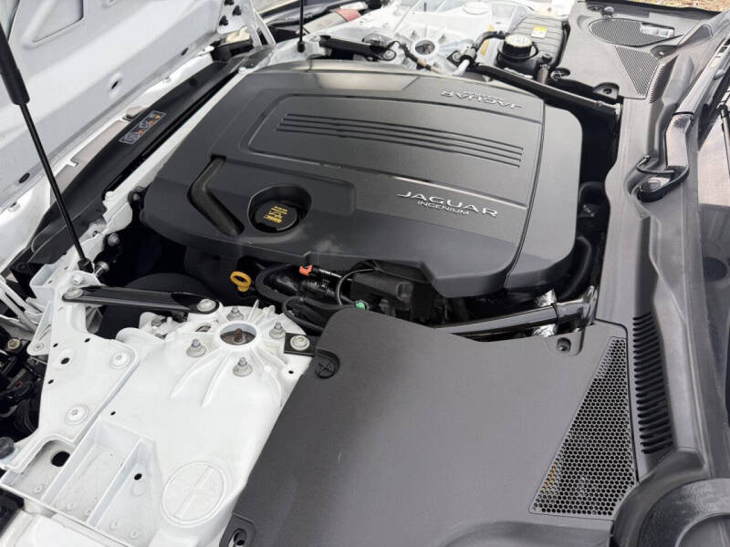 2018 Jaguar F-TYPE 296HP