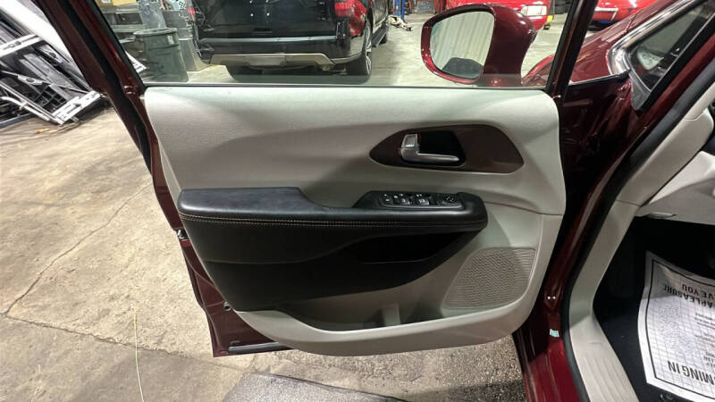 2019 Chrysler Pacifica Touring L