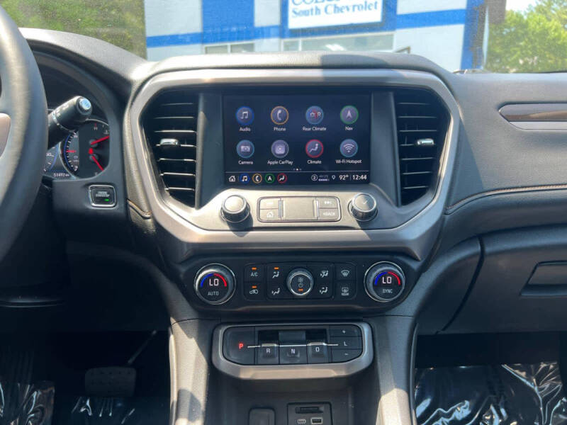 2023 GMC Acadia AT4