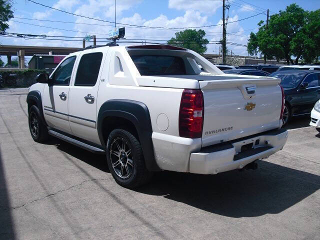 2012 Chevrolet Avalanche LTZ