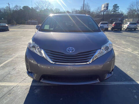 2013 Toyota Sienna XLE 8-Passenger