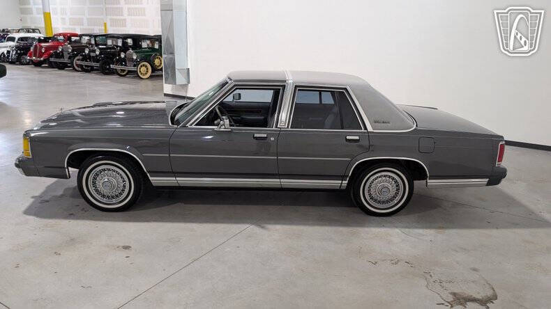 1988 Ford Crown Victoria