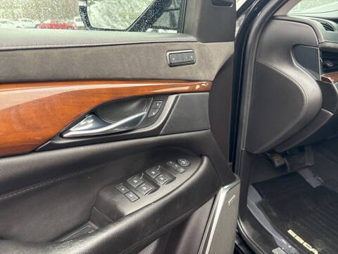 2019 Cadillac Escalade Luxury