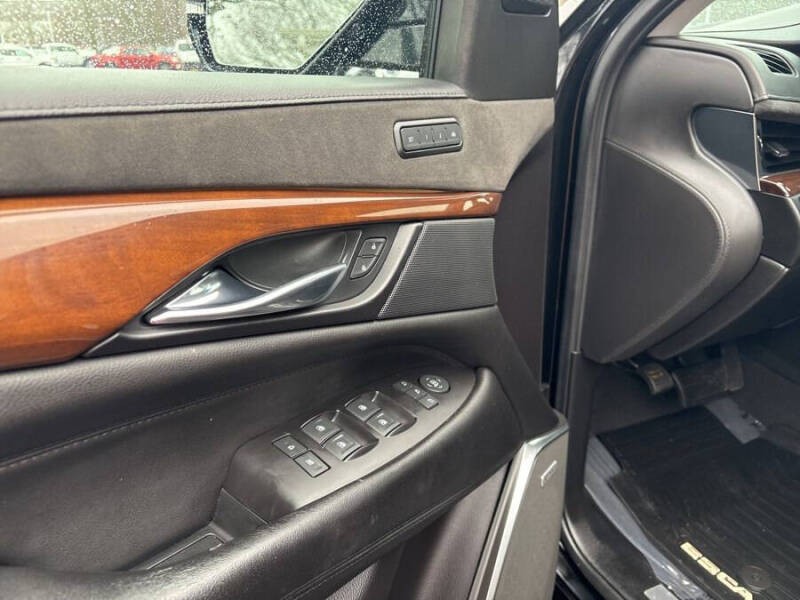 2019 Cadillac Escalade Luxury