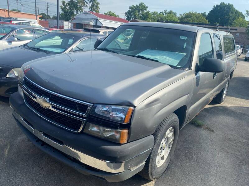 2007 Chevrolet Silverado 1500 Classic for sale at 4th Street Auto in Louisville KY