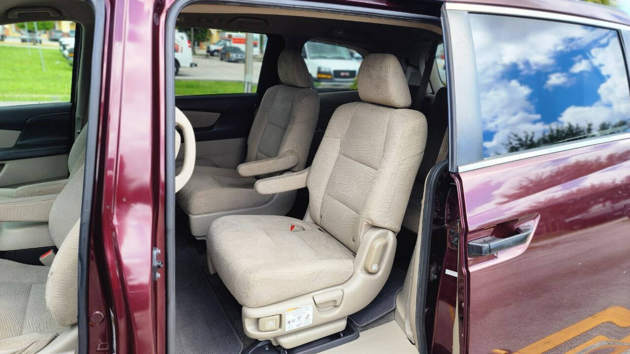 2012 HONDA Odyssey Minivan - $7,499