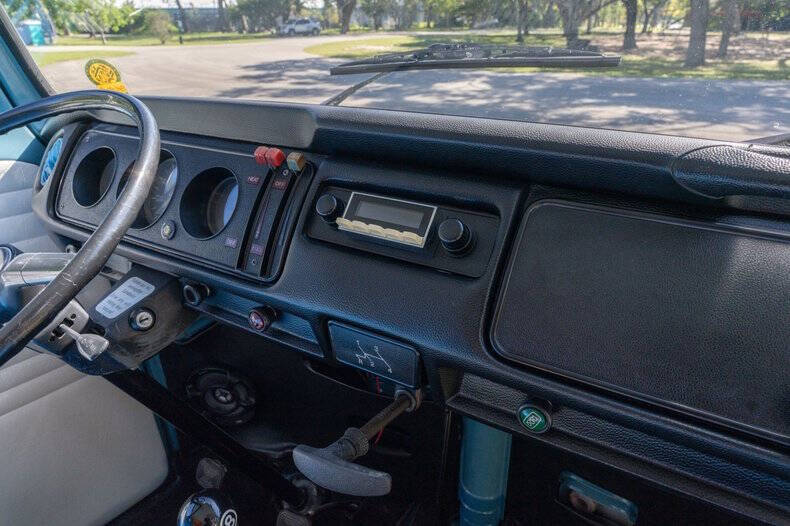 1973 Volkswagen Bus
