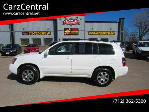 2004 Toyota Highlander for sale at CarzCentral in Estherville IA