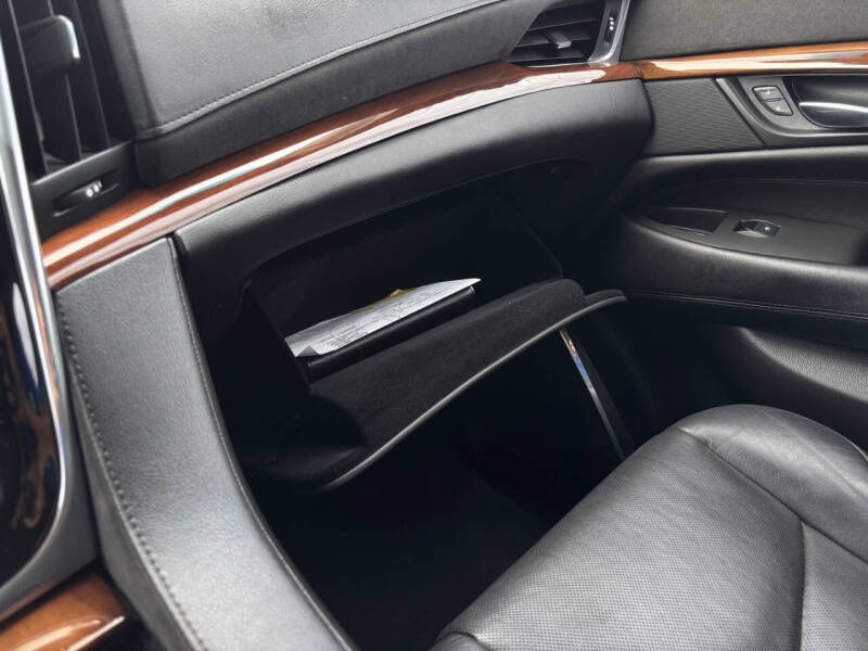 2017 Cadillac Escalade Luxury