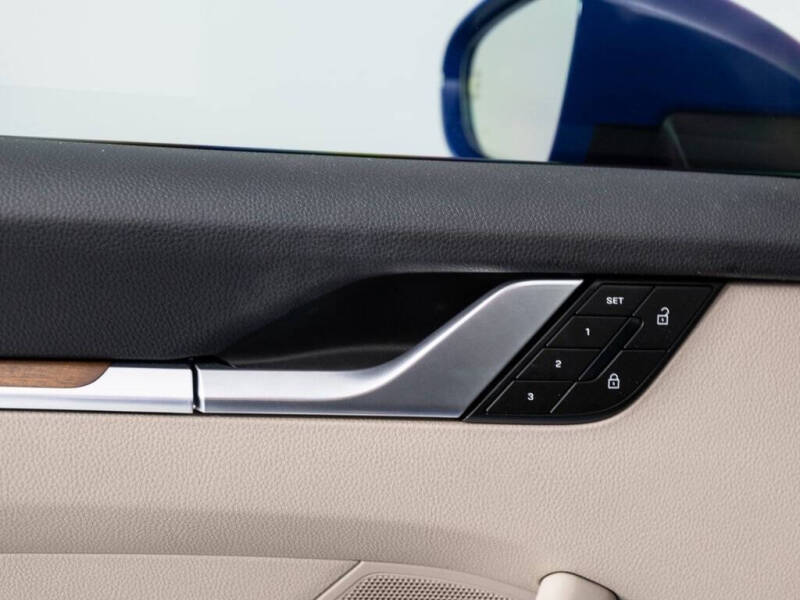 2025 Porsche 911 Carrera