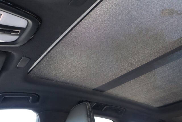 2024 Volvo XC60 Recharge T8 Ultimate Dark Theme