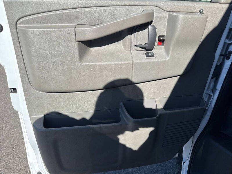 2023 Chevrolet Express 2500