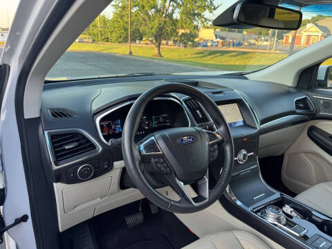 2020 Ford Edge Titanium