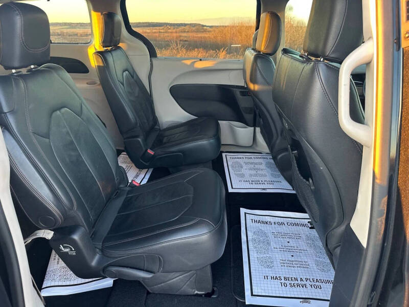 2021 Chrysler Pacifica Touring L