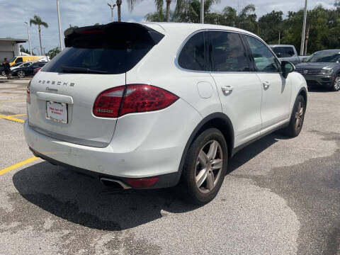 2014 Porsche Cayenne Platinum