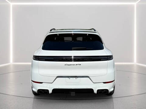 2025 Porsche Cayenne GTS
