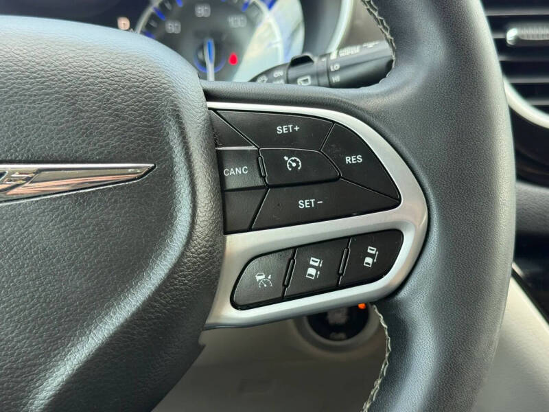 2022 Chrysler Pacifica Touring L