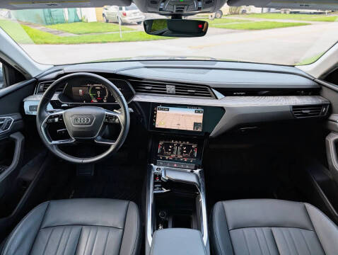 2021 Audi e-tron quattro Premium