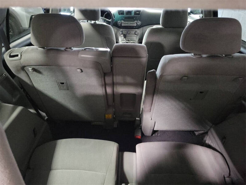 2012 Toyota Highlander SE