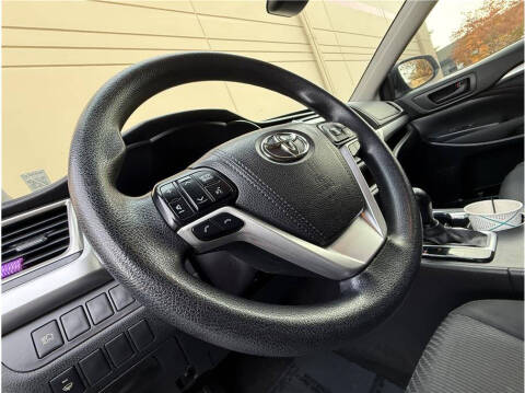 2017 Toyota Highlander LE