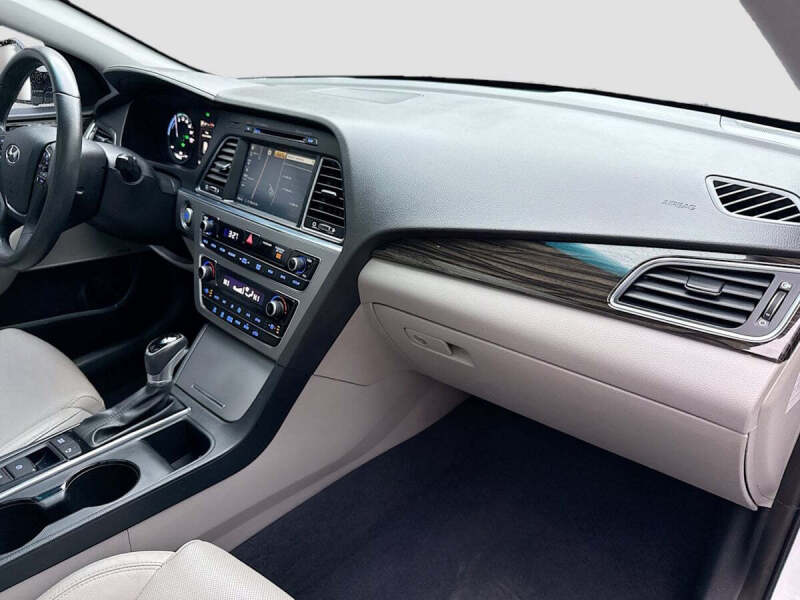 2017 Hyundai Sonata Hybrid