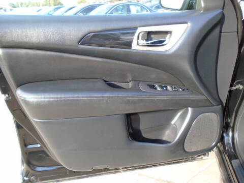 2018 Nissan Pathfinder SV