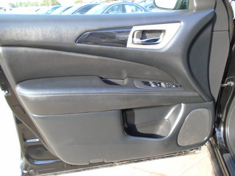 2018 Nissan Pathfinder SV