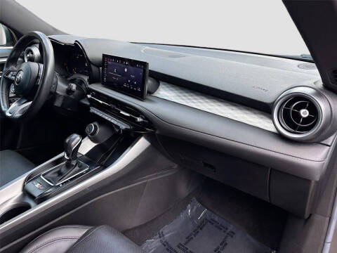 2024 Alfa Romeo Tonale Hybrid Ti