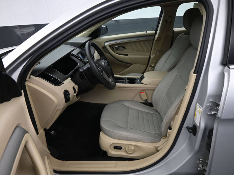 2019 Ford Taurus SE
