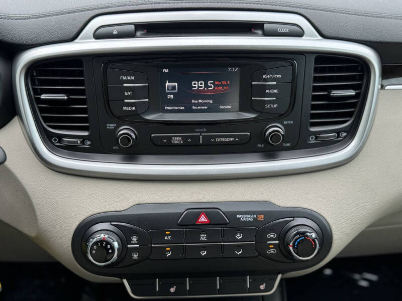 2016 Kia Sorento LX