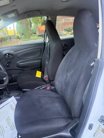 2015 Nissan Versa 1.6 S Plus