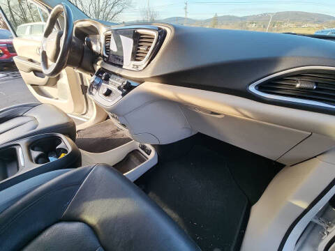 2020 Chrysler Pacifica Touring L