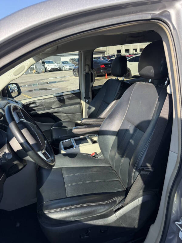 2014 Chrysler Town and Country Touring