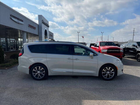 2020 Chrysler Pacifica Limited 35th Anniversary
