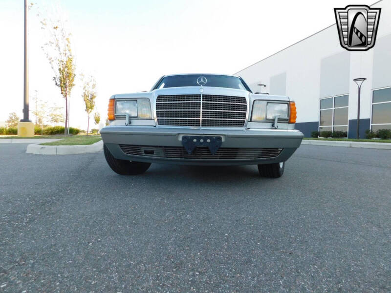 1990 Mercedes-Benz 300-Class 300 SE