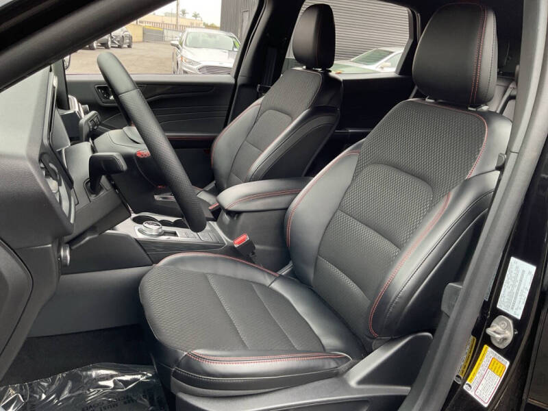 2025 Ford Escape ST-Line Select