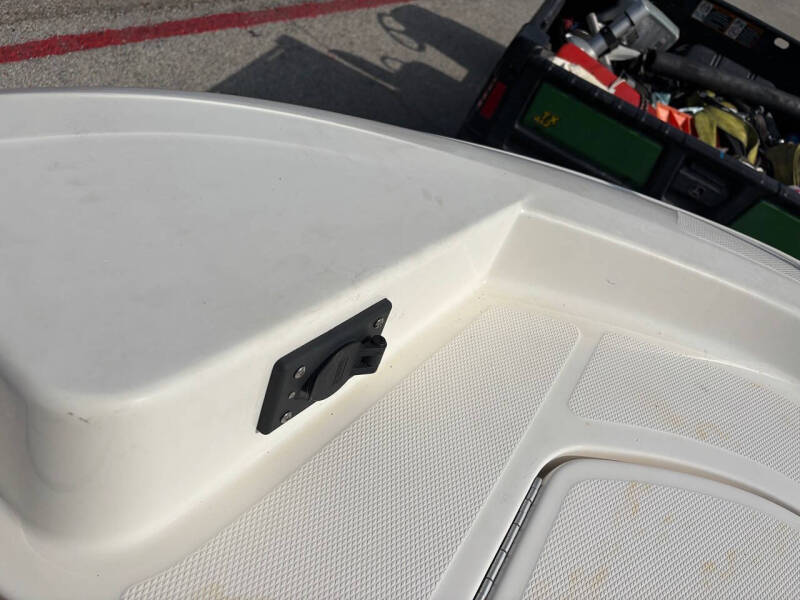 2019 Bayliner Element F18